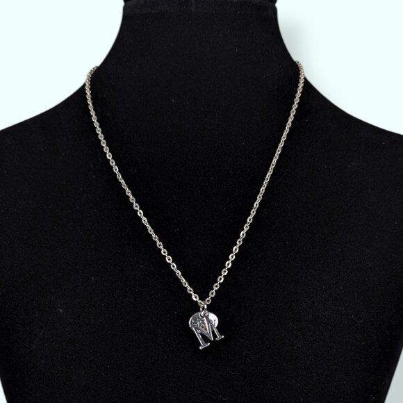 (2/$20) Sister "M" Pendant Necklace - Picture 3 of 6